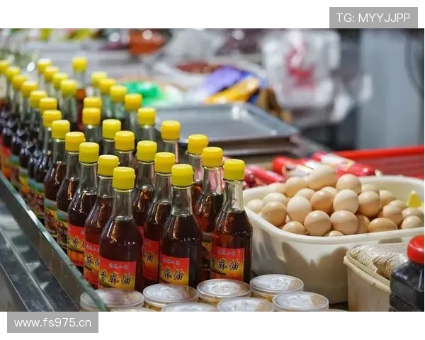 张怡宁逛菜市场拎着促销黄瓜被拍，隔壁大妈认出她那表情笑喷